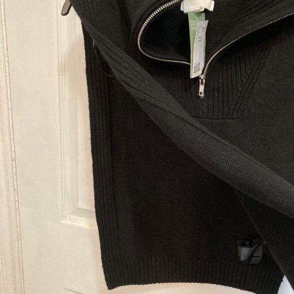 Black Open-Sided Vest With Zipper Neck - Picture 4 of 5